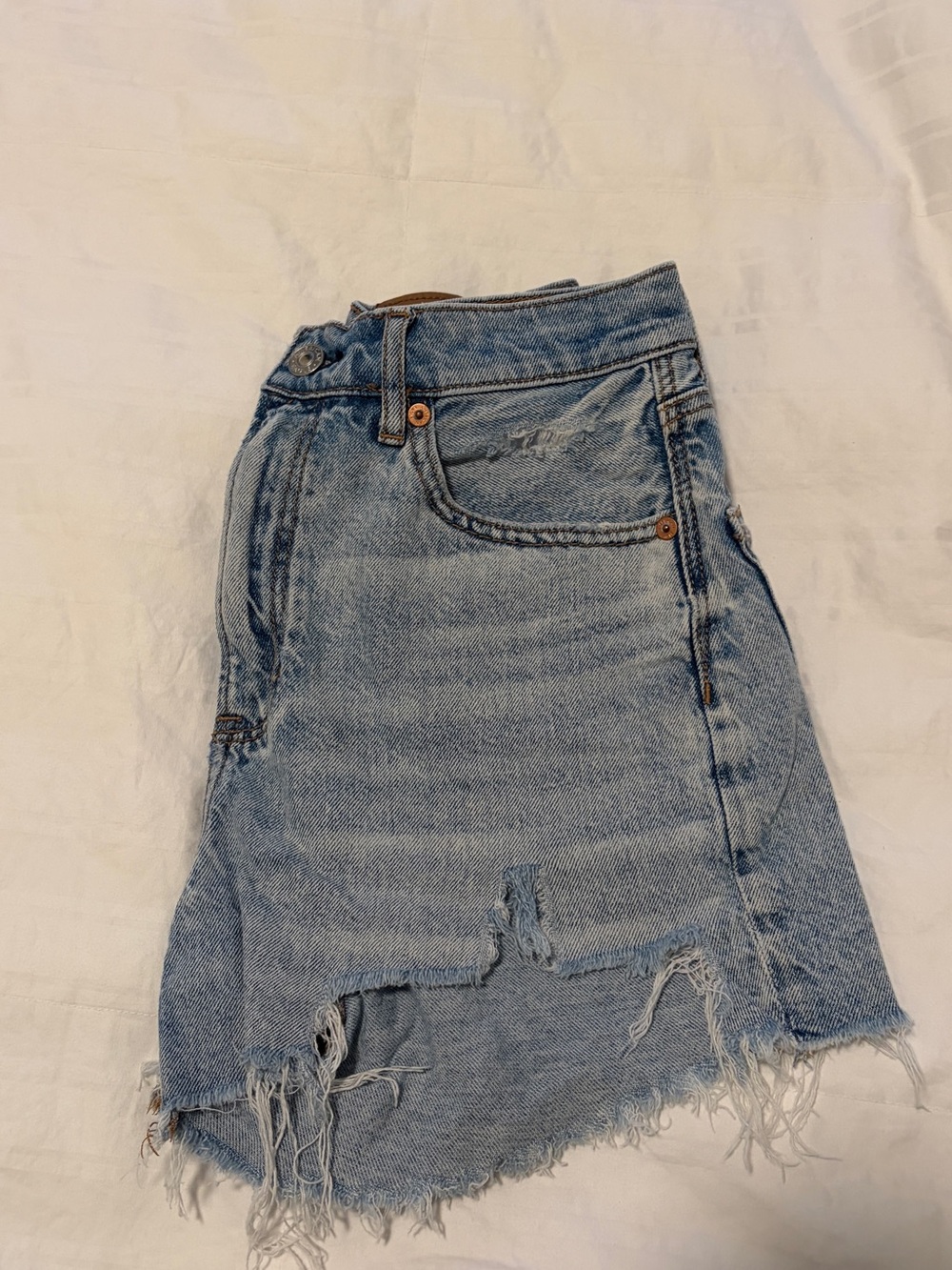 American Eagle high rise Light Wash Ripped Denim Shorts - Picture 2 of 6